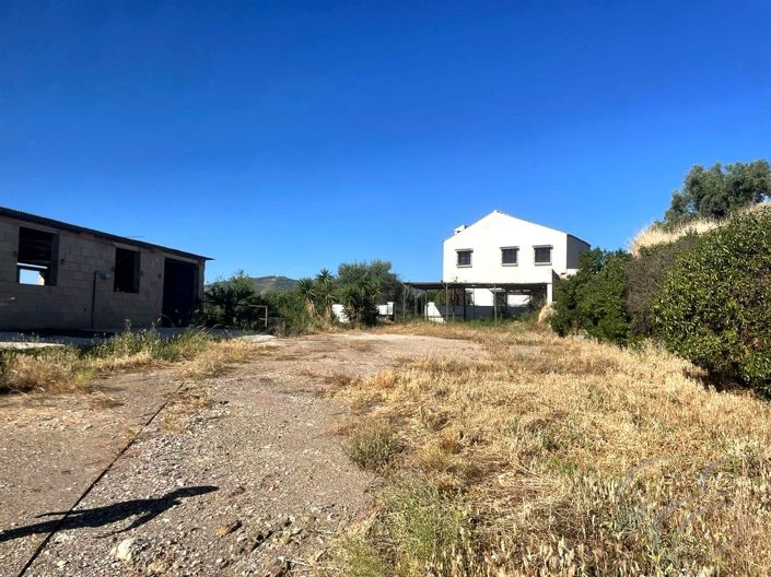 Image No.14-3 Bed Property for sale