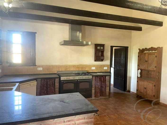 Image No.4-3 Bed Property for sale