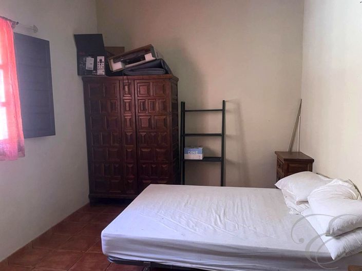 Image No.8-3 Bed Property for sale