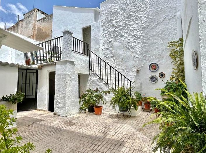 Image No.21-5 Bed Property for sale