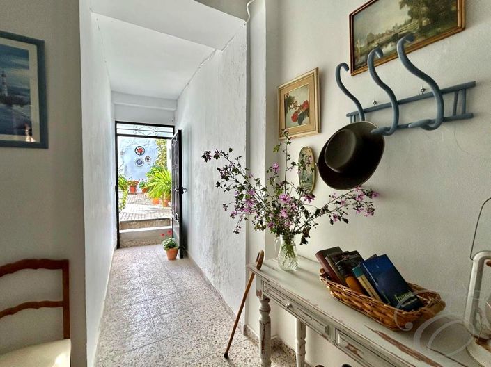 Image No.6-5 Bed Property for sale