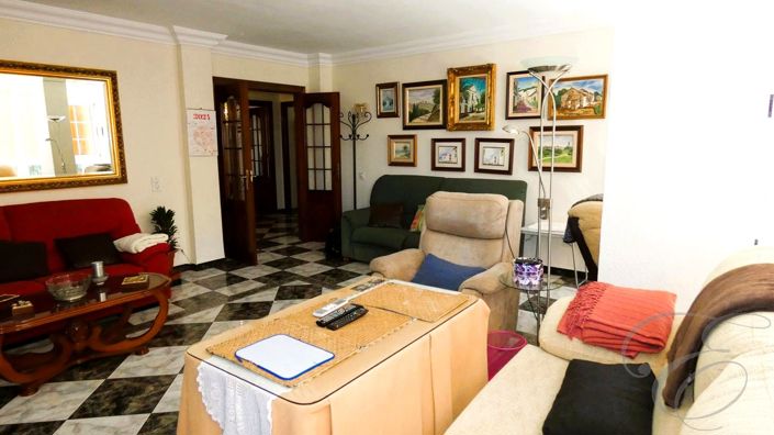 Image No.6-6 Bed Property for sale