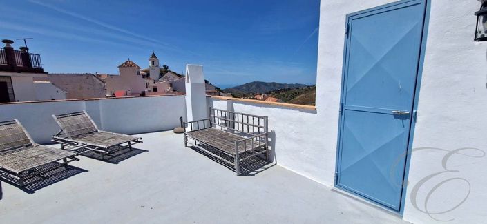 Image No.16-3 Bed Property for sale