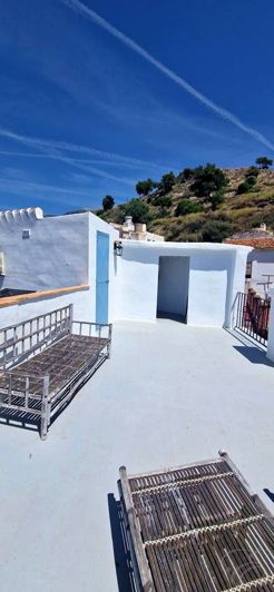 Image No.19-3 Bed Property for sale