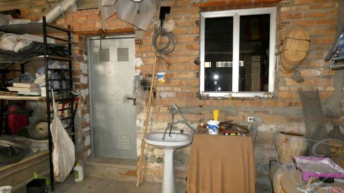 Image No.12-3 Bed Property for sale