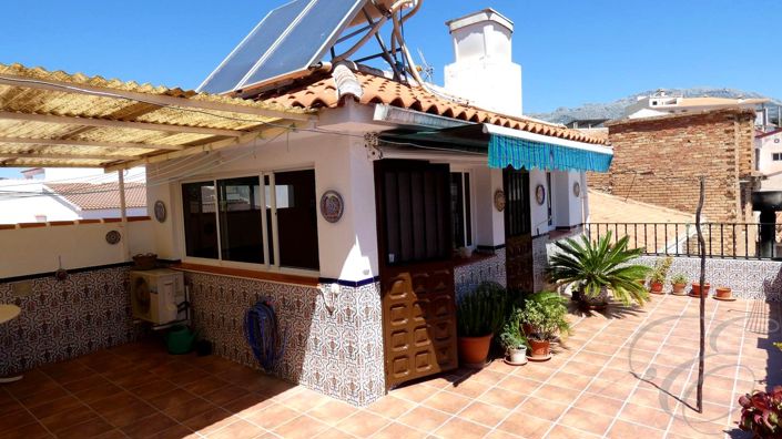 Image No.18-3 Bed Property for sale