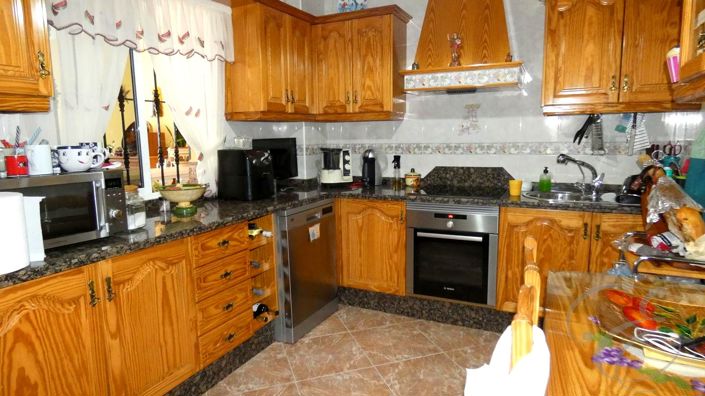 Image No.4-3 Bed Property for sale