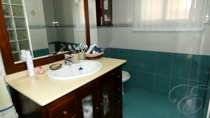 Image No.9-3 Bed Property for sale