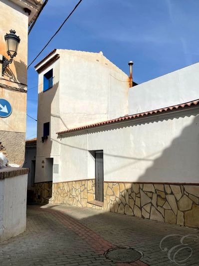 Image No.11-2 Bed Property for sale