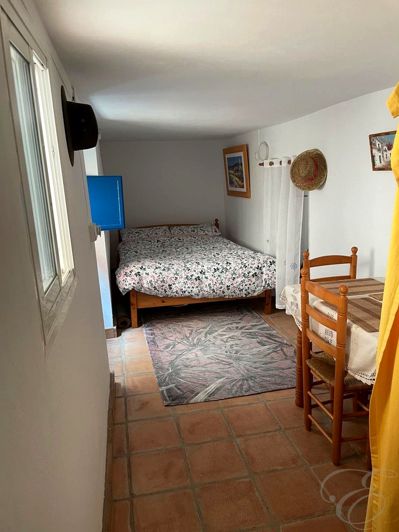 Image No.8-2 Bed Property for sale