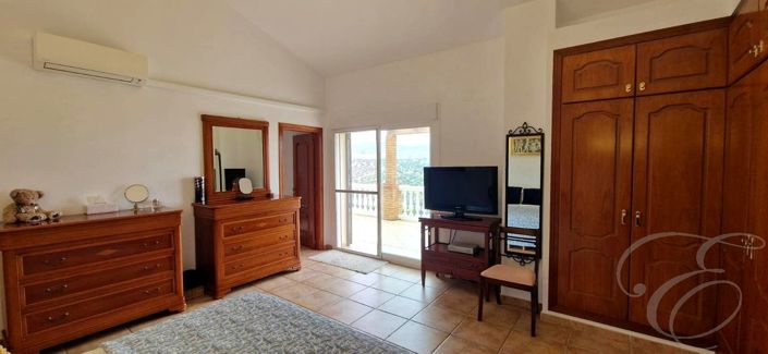 Image No.11-4 Bed Property for sale