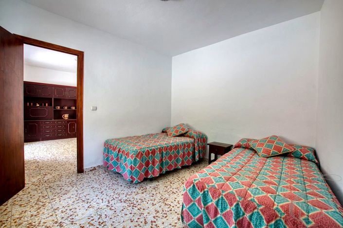 Image No.4-2 Bed Property for sale