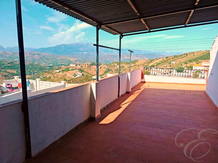 Image No.1-3 Bed Property for sale