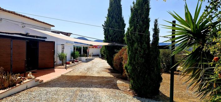 Image No.13-7 Bed Property for sale