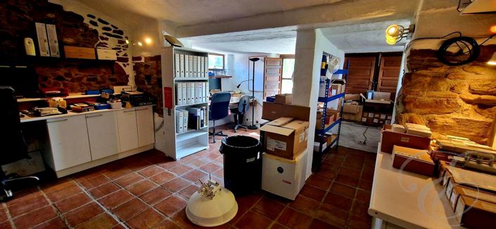 Image No.24-7 Bed Property for sale