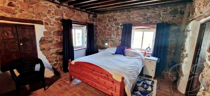 Image No.9-7 Bed Property for sale