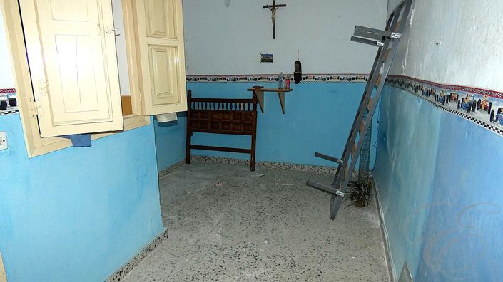 Image No.8-5 Bed Property for sale