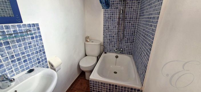 Image No.11-3 Bed Property for sale