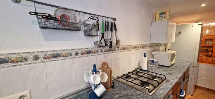 Image No.16-3 Bed Property for sale