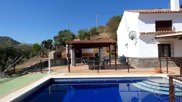 Image No.21-6 Bed Property for sale