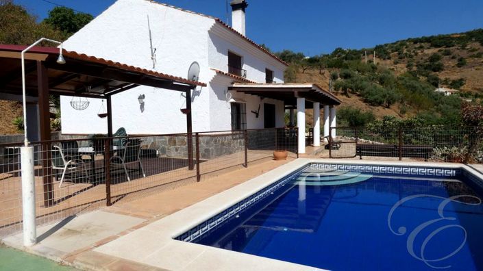 Image No.22-6 Bed Property for sale