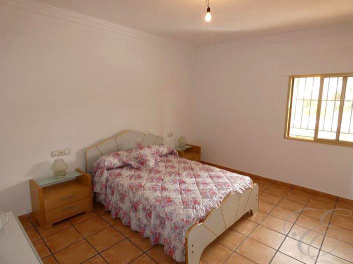 Image No.10-10 Bed Property for sale