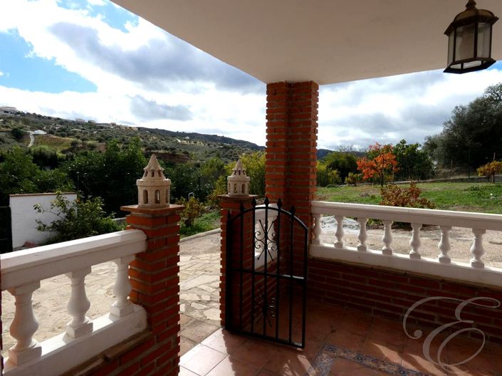 Image No.12-10 Bed Property for sale