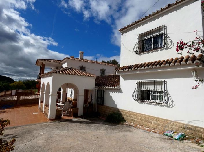 Image No.29-10 Bed Property for sale