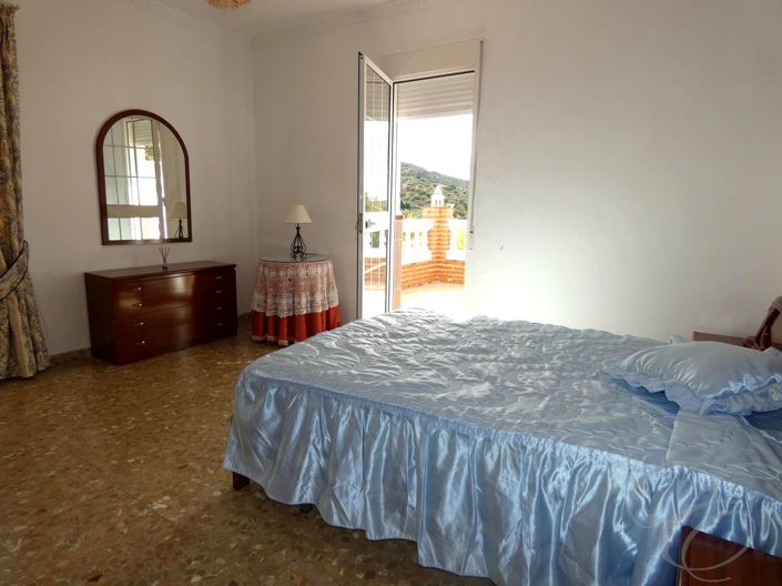 Image No.23-10 Bed Property for sale