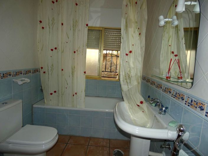 Image No.8-10 Bed Property for sale