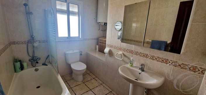 Image No.22-4 Bed Property for sale