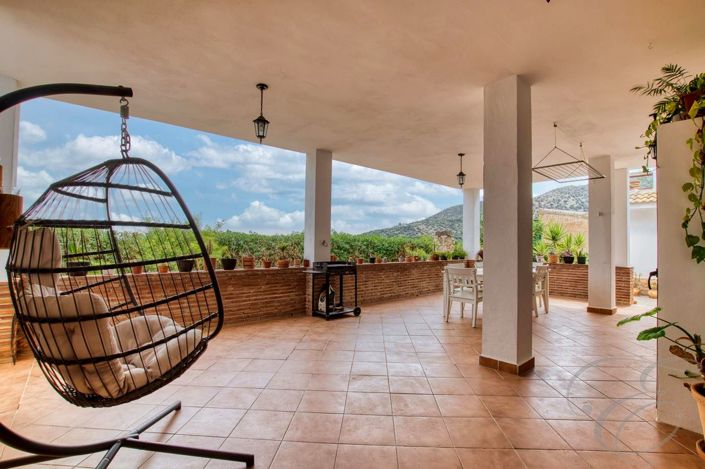 Image No.1-3 Bed Property for sale