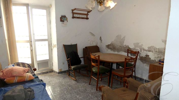 Image No.3-2 Bed Property for sale