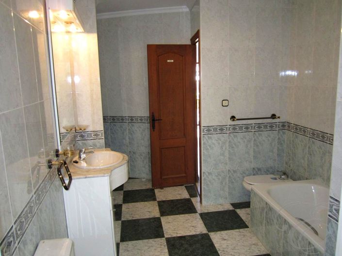 Image No.6-4 Bed Property for sale