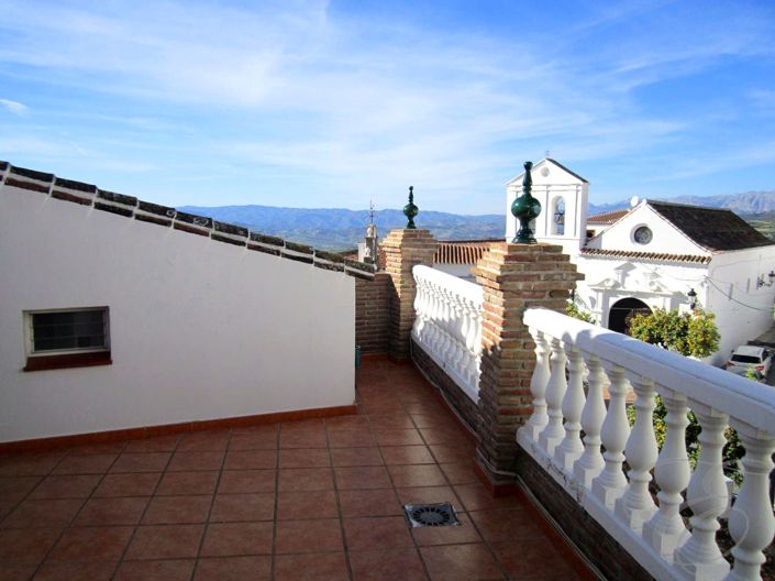 Image No.8-4 Bed Property for sale