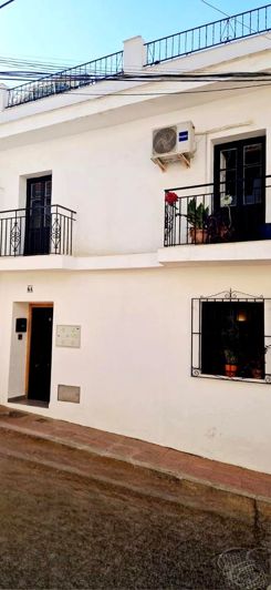 Image No.2-4 Bed Property for sale