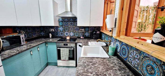 Image No.4-4 Bed Property for sale