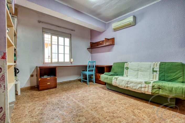 Image No.16-5 Bed Property for sale