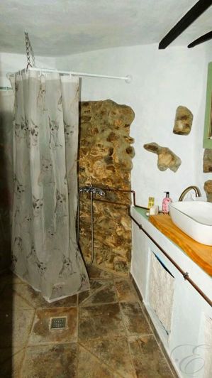 Image No.6-2 Bed Property for sale