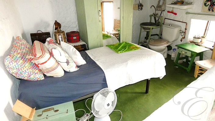 Image No.8-2 Bed Property for sale