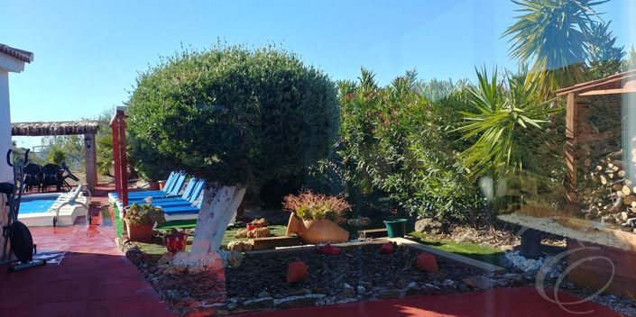 Image No.2-4 Bed Property for sale