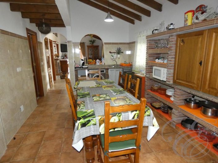 Image No.5-4 Bed Property for sale