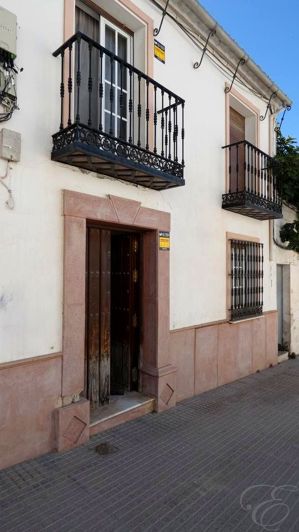 Image No.1-3 Bed Property for sale