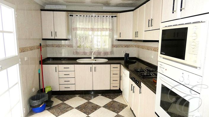 Image No.2-3 Bed Property for sale