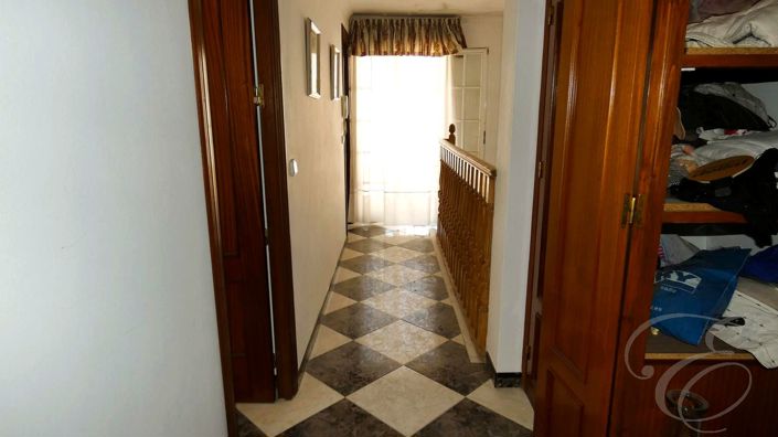 Image No.8-3 Bed Property for sale