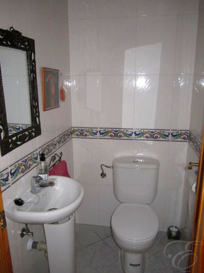 Image No.12-2 Bed Property for sale