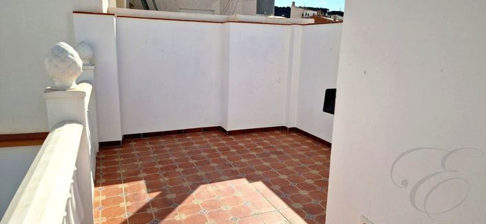 Image No.2-2 Bed Property for sale