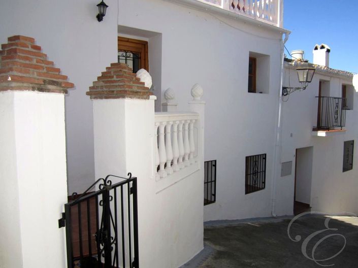 Image No.3-2 Bed Property for sale