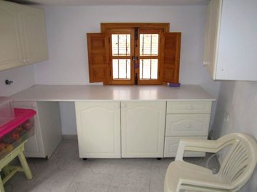12743838-0004196310