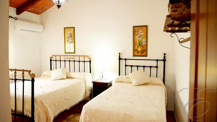 Image No.9-2 Bed Property for sale